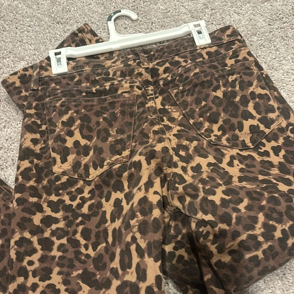 ABERCROMBIE CHEEAH PRINT THE BAGGY LOW RISE - Picture 4 of 4